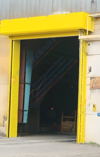 Рулонные ворота AL-120 с коробом (RAL 1023) на объекте