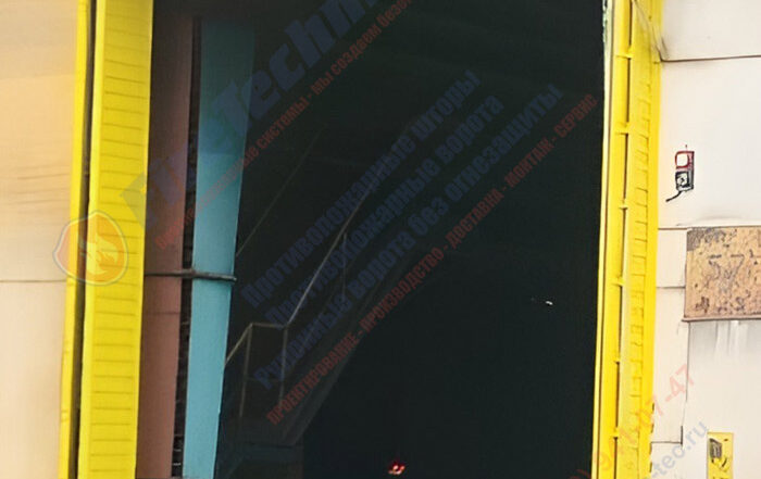 Рулонные ворота AL-120 с коробом (RAL 1023) на объекте